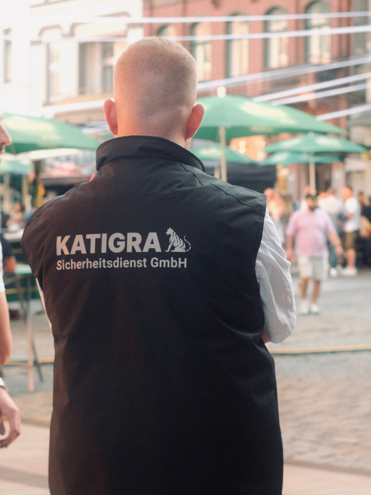 Katigra-Sicherheitsmitarbeiter im Stadteinsatz tagsüber